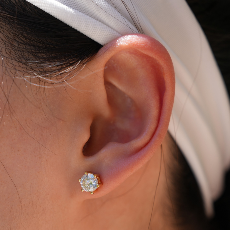 The Lumière Studs Gold — Round Brilliant Moissanite Stud Earrings | 14K Gold-Plated