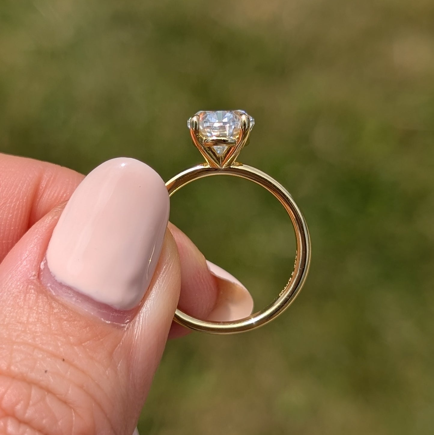 The Aurora Allongée — 2.5CT Elongated Oval Moissanite Ring | 14K Gold-Plated