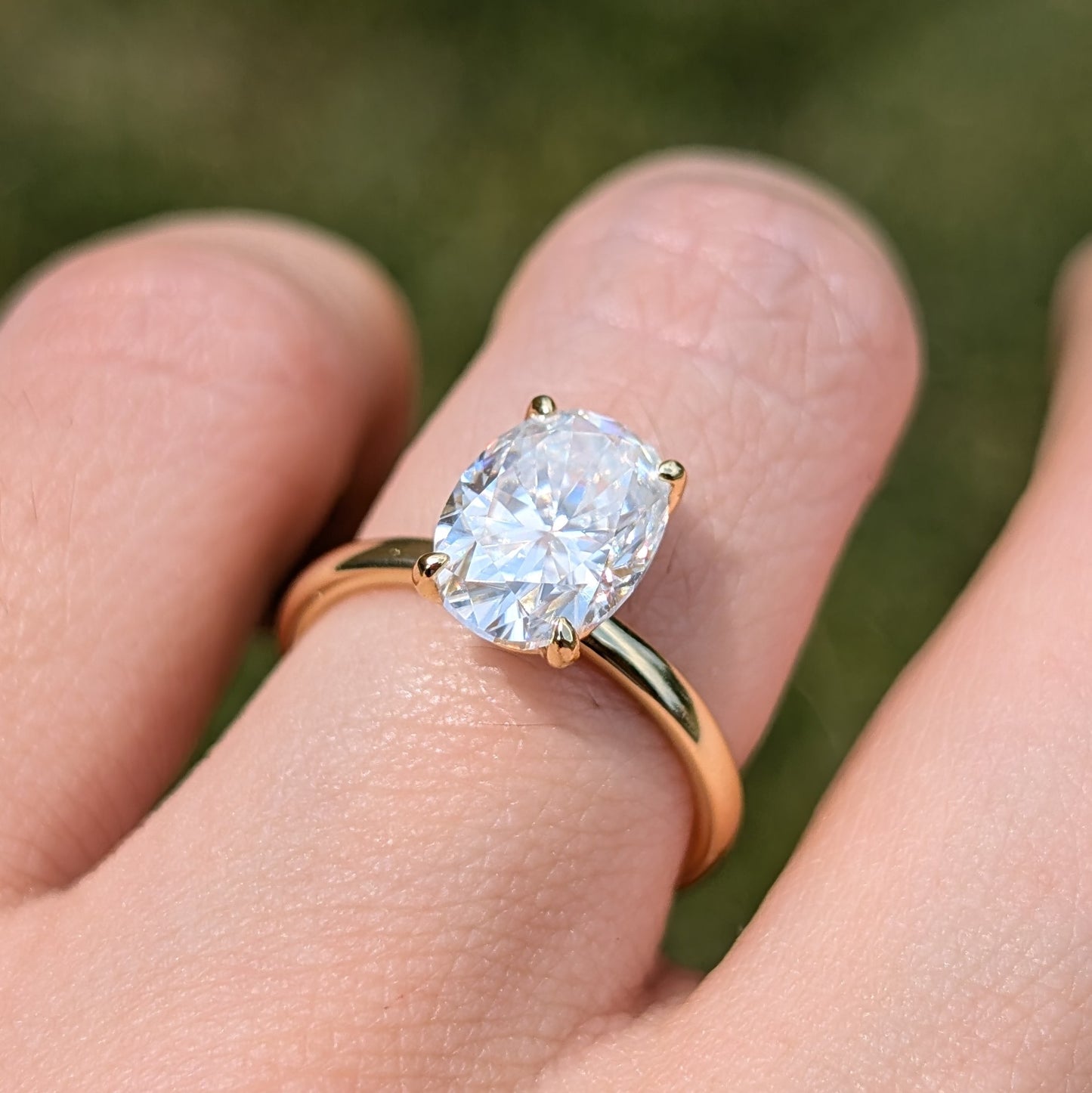 The Aurora Allongée — 2.5CT Elongated Oval Moissanite Ring | 14K Gold-Plated