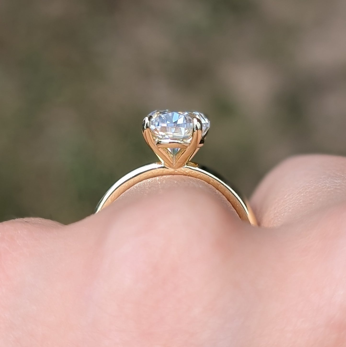 The Aurora Allongée — 2.5CT Elongated Oval Moissanite Ring | 14K Gold-Plated
