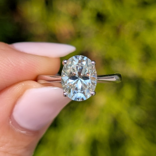 The Aurora Classic — 2CT Oval Moissanite Solitaire Ring