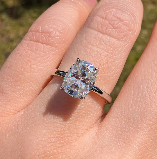 The Sovereign Allongée — 3CT Elongated Cushion Cut Moissanite Ring